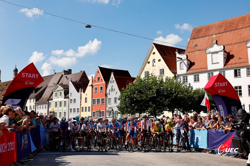 European Championships Munich 2022 - 2022 UEC Road Elite European Championships - Women's Road Race - 21/08/2022 - Scenery - Start - photo Luca Bettini/UEC/SprintCyclingAgency?2022